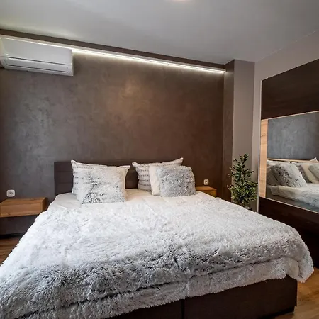 Luxury Redefined In Center - Elevate Your In A Smart And Modern *