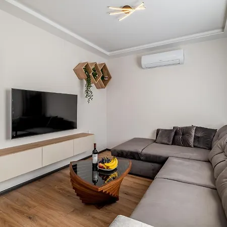 Apartment Luxury Redefined In City Center - Elevate Your In A Smart And Modern *