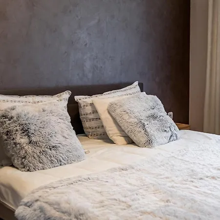 Apartment Luxury Redefined In City Center - Elevate Your In A Smart And Modern
